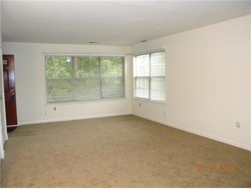 145 Pennsylvania Way - Photo 3 of 15