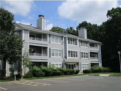 909 Meadow Ct - Photo 2 of 11