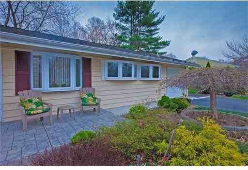 72 Kendall Rd - Photo 3 of 15