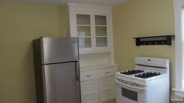 181 Preston St - Photo 2 of 11