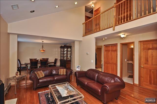 5 Bentley Dr - Photo 2 of 14