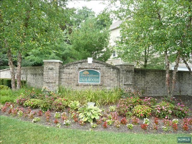 118 Demarest Ave - Photo 2 of 11