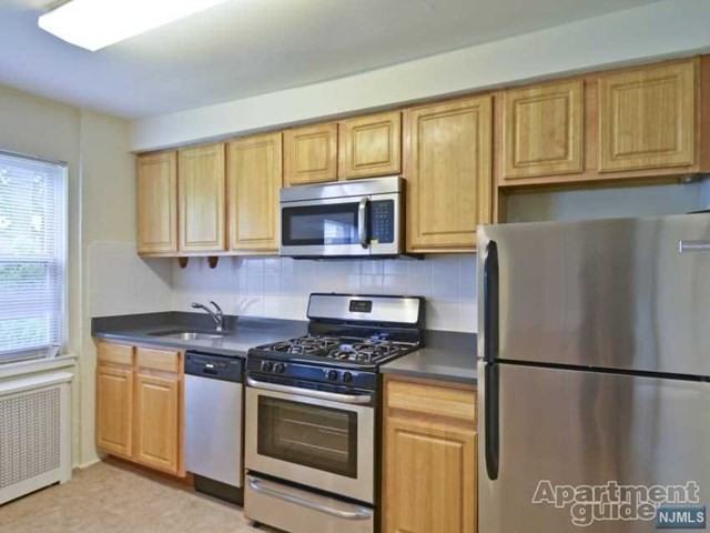 68 Lakeview Ave #A - Photo 2 of 10