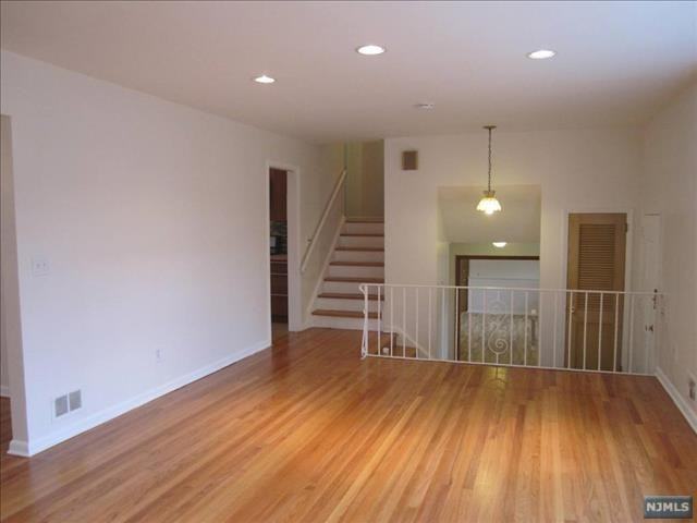 28 Arcadia Rd - Photo 3 of 17