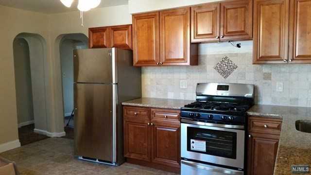 134 Locust Ave - Photo 2 of 11