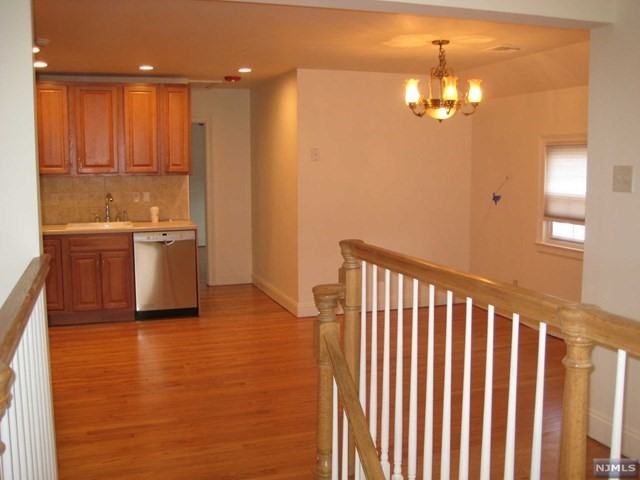 365 Franklin Ave - Photo 2 of 18