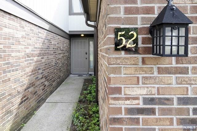 52 Meadowview Ct - Photo 2 of 16