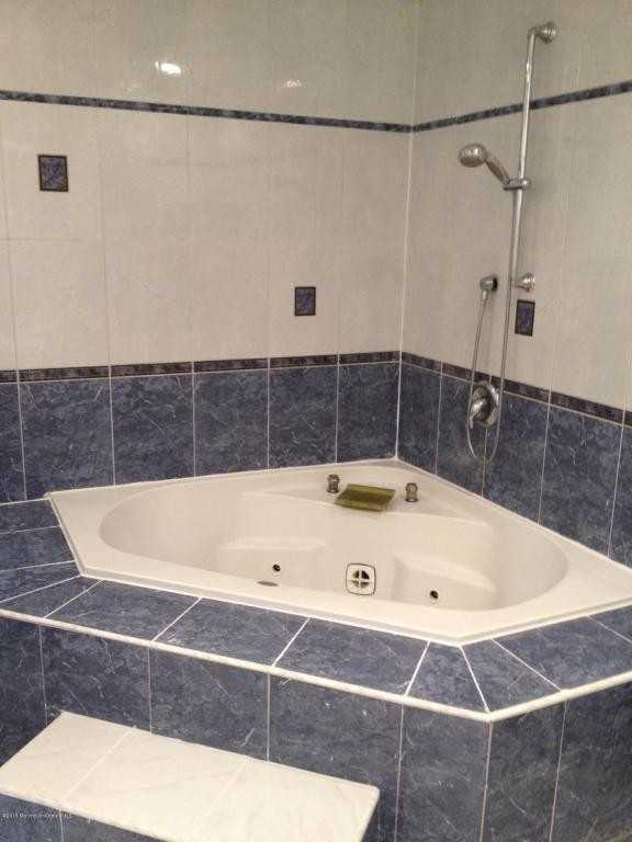 509 Hawthorne Pl - Photo 3 of 8