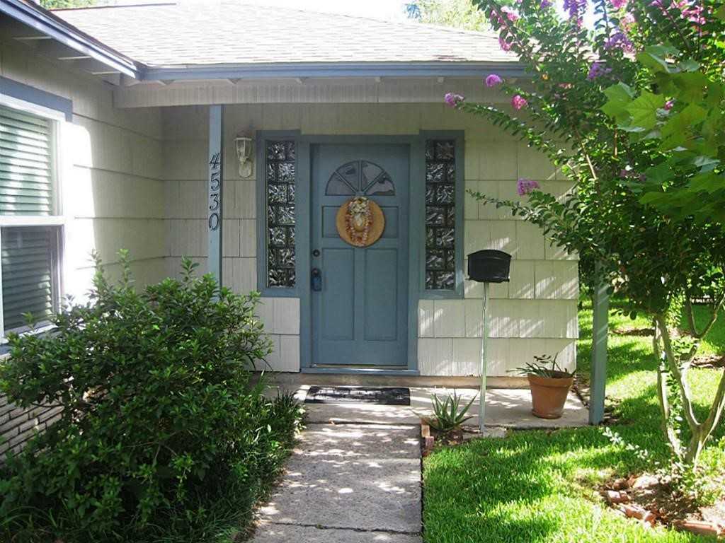 4530 Mimosa Dr - Photo 2 of 19