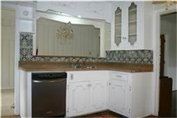 4601 Oakdale St - Photo 2 of 14