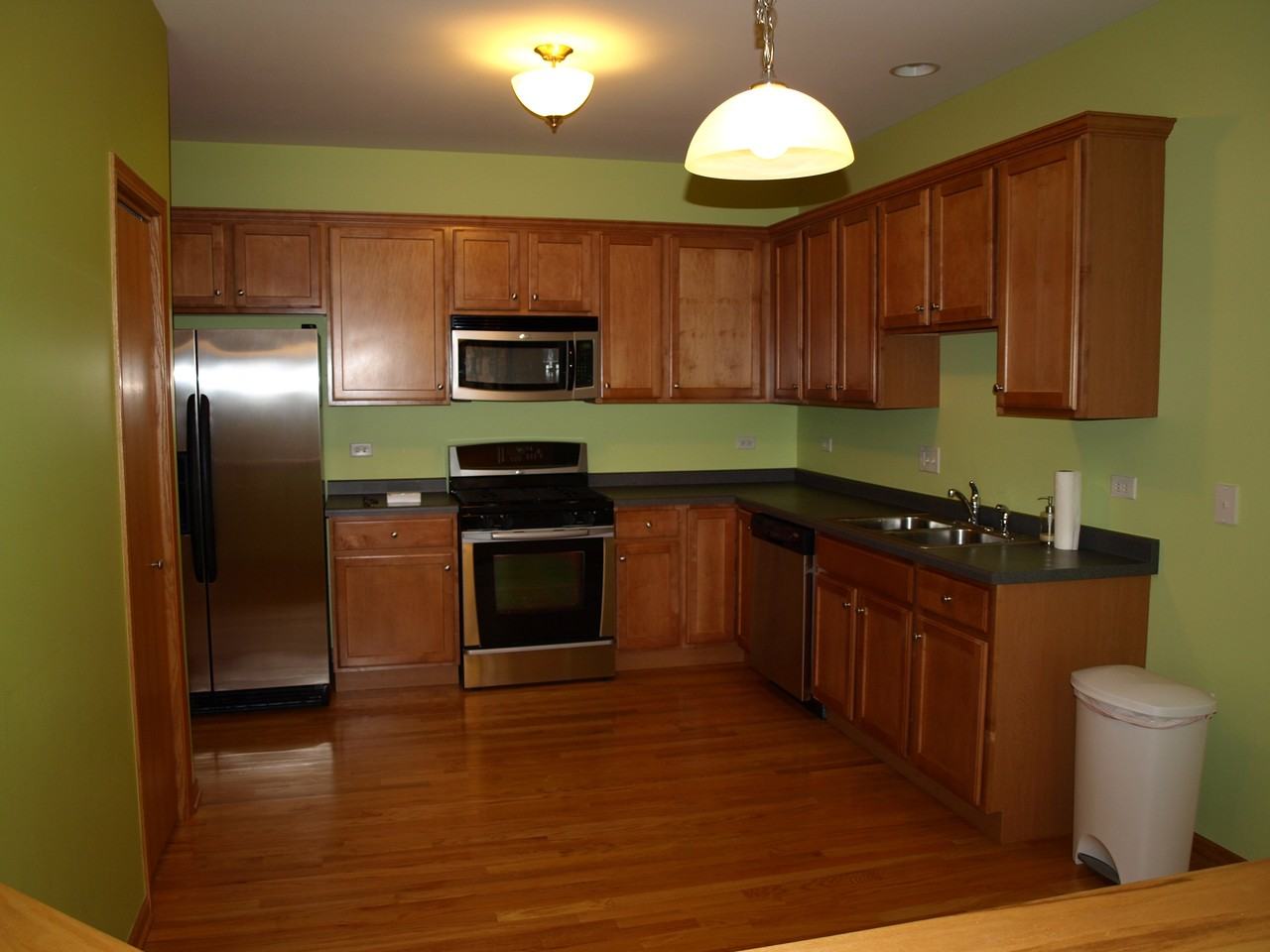 14950 Suffolk Court - Photo 3 of 16