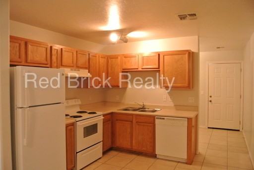 3930 W Montgomery Cir #1 - Photo 3 of 11