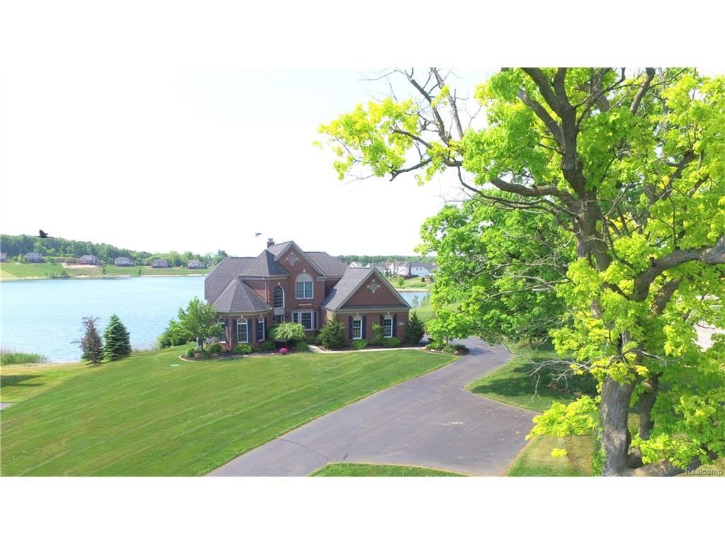 1690 Hunters Lake Dr - Photo 2 of 49