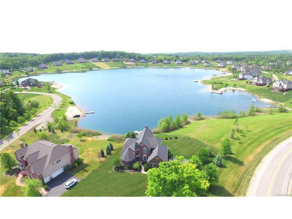 1690 Hunters Lake Dr - Photo 3 of 49