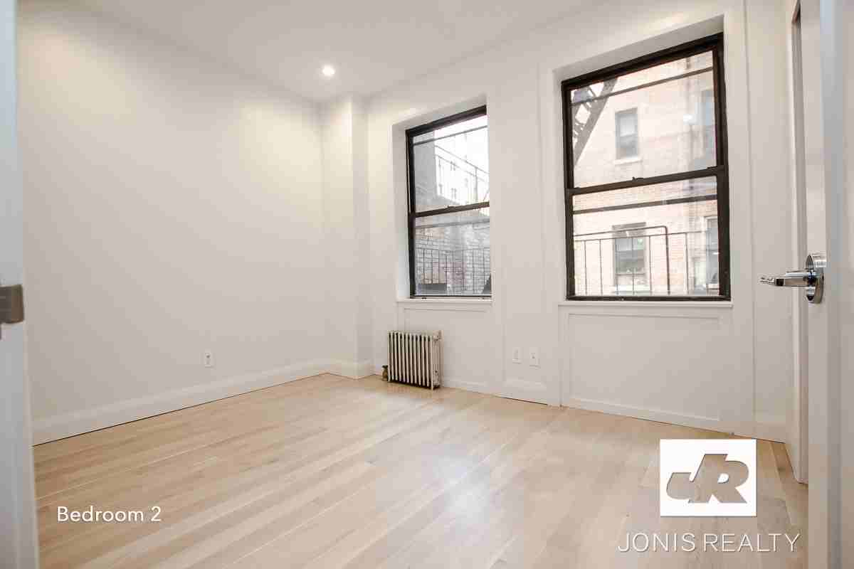 Lexington Ave & E 35th St #5F