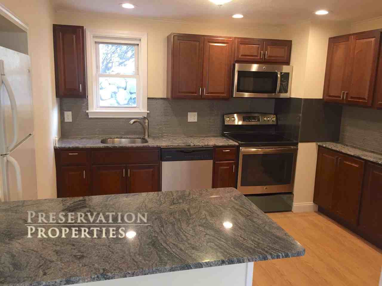 195 Weston Street - Photo 3 of 7