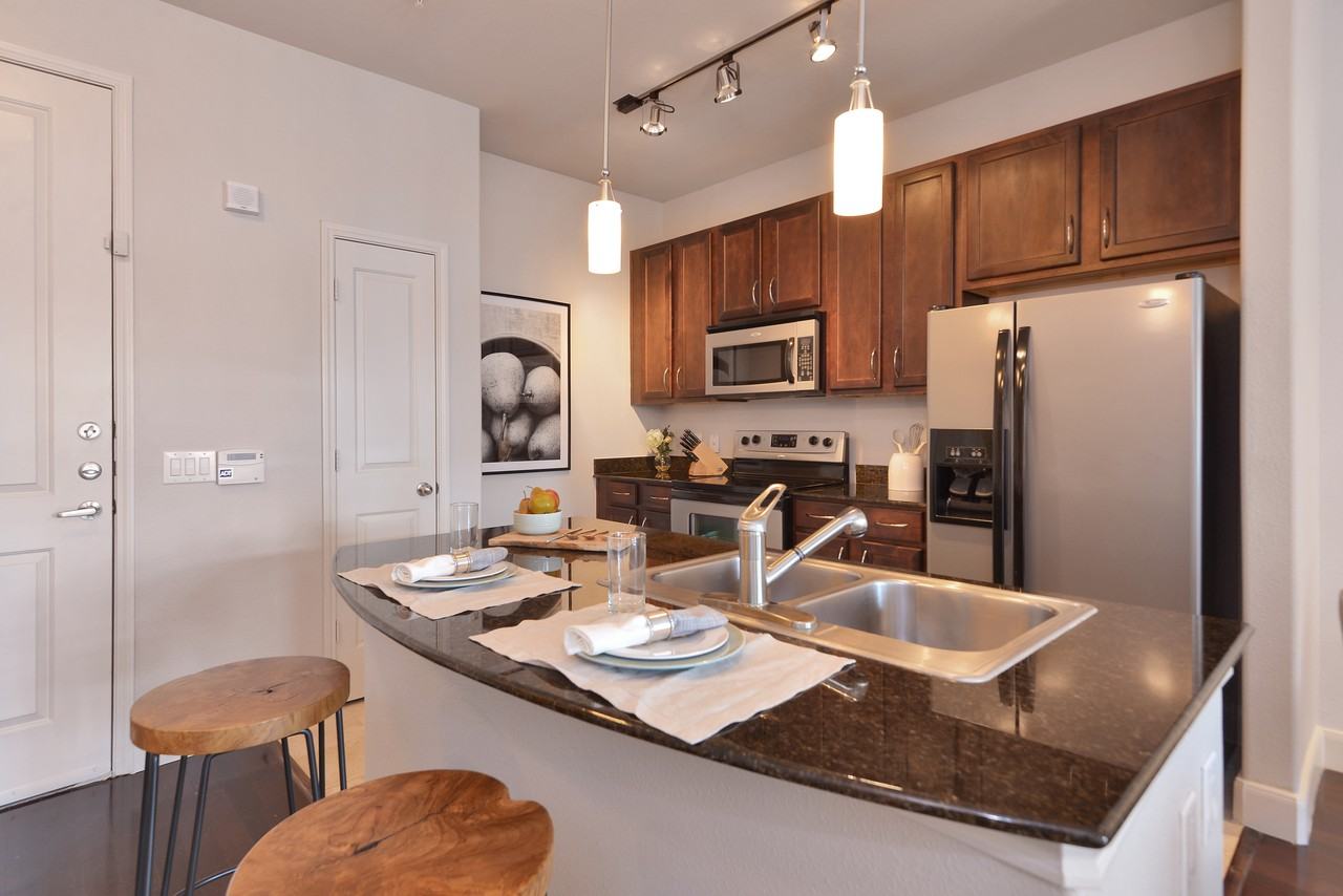 IMT Uptown Post Oak - Photo 2 of 50