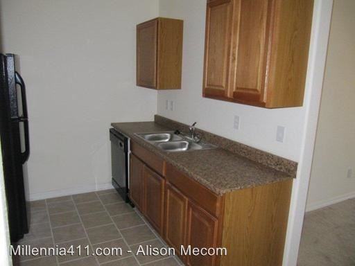 300 Stadium Ave - Photo 2 of 8