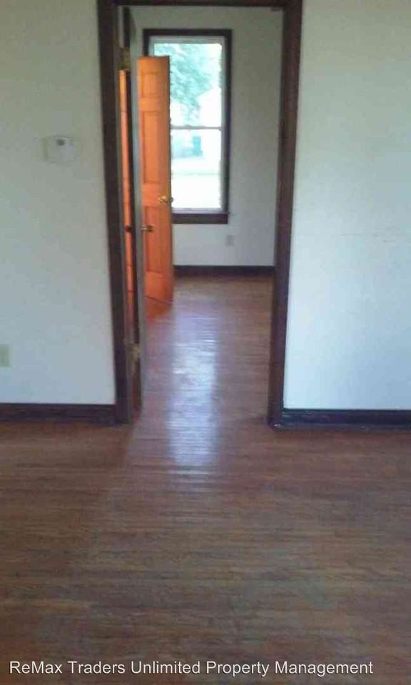 2003 W Moss Ave - Photo 3 of 11