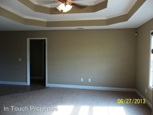 49 Moody Dr - Photo 2 of 15