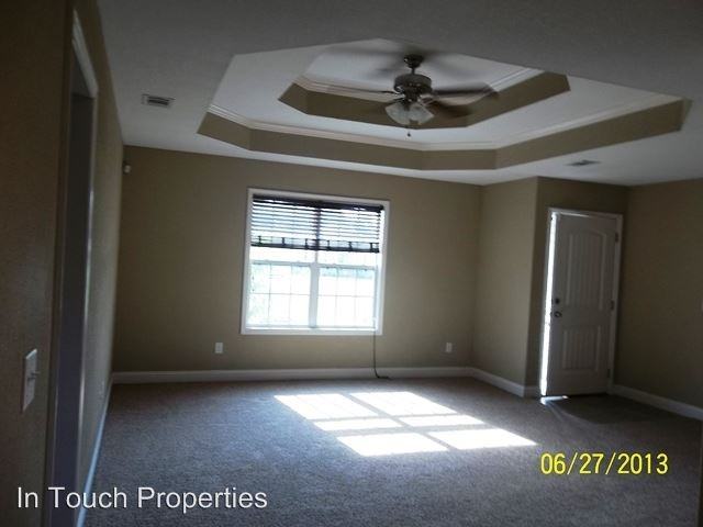 49 Moody Dr - Photo 3 of 15