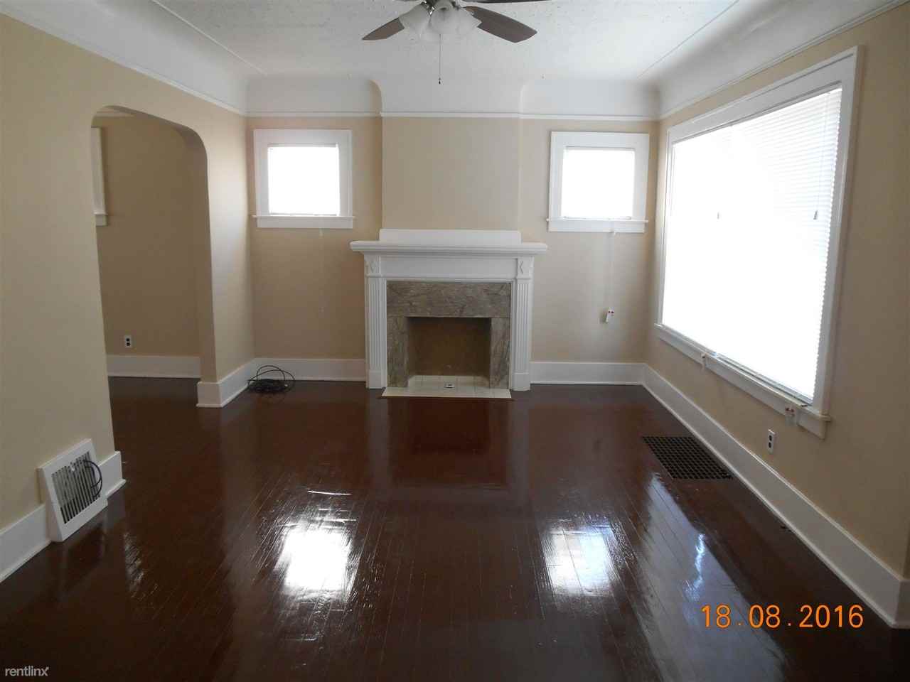 20841 Mendota Ave - Photo 3 of 6