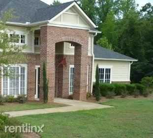 Poplar Place Apartments - Photo 3 of 11