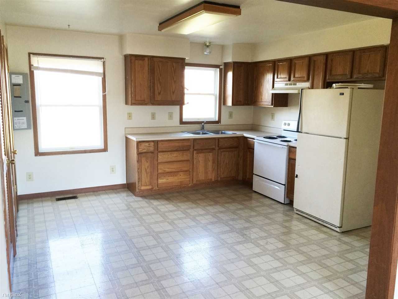 630 North St - Photo 3 of 10