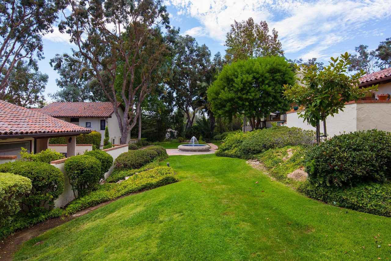 16926 Via De Santa Fe - Photo 3 of 22