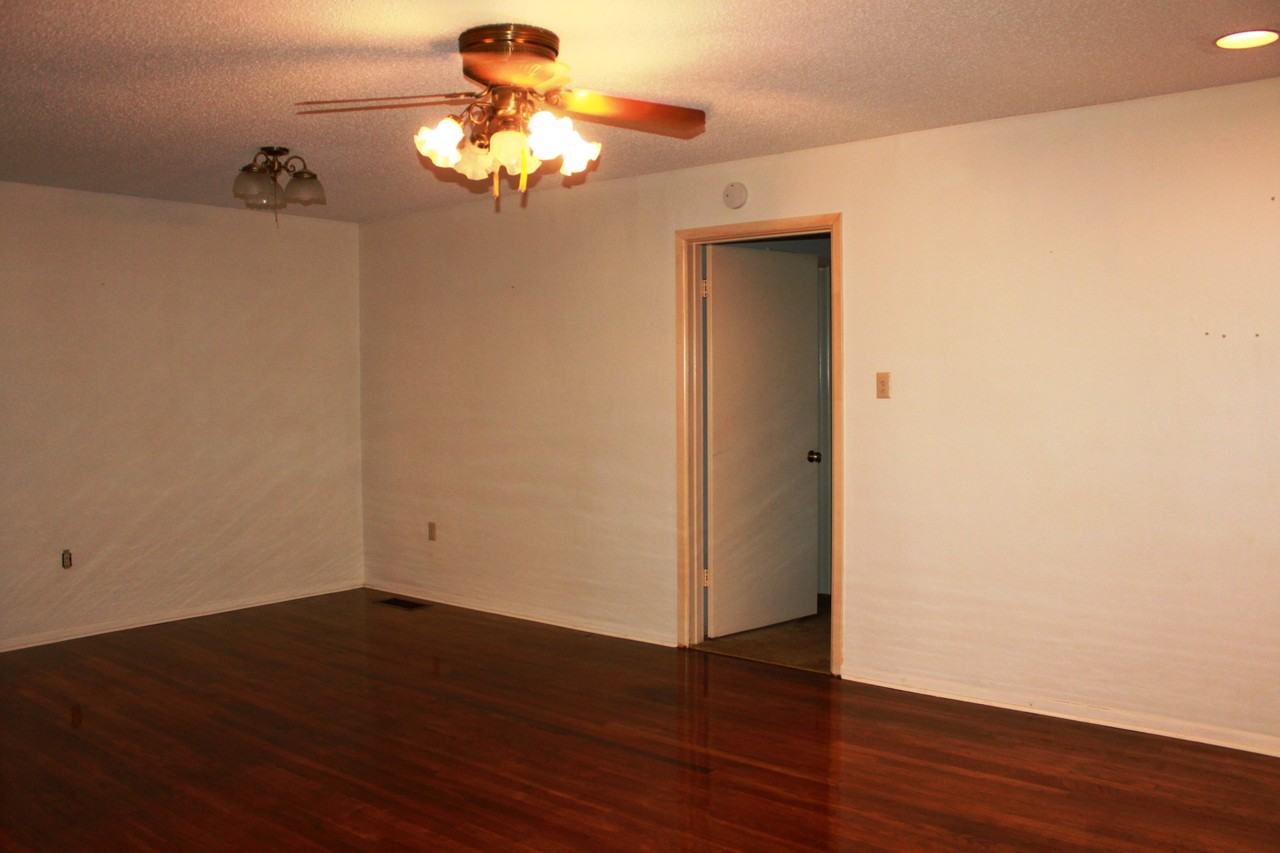 1117 Apache Dr - Photo 3 of 17