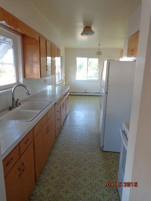 1205 S Bridge St - Photo 2 of 8