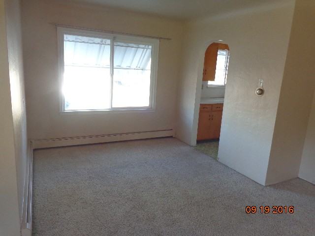 1205 S Bridge St - Photo 3 of 8