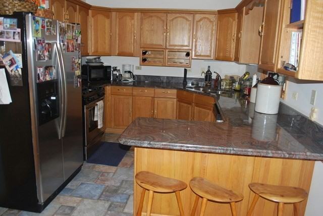 690 N 1st St - Photo 3 of 14