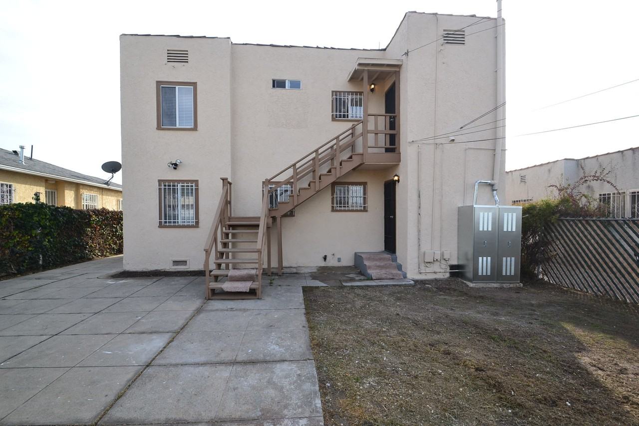 1709 W 70th St - Photo 2 of 7