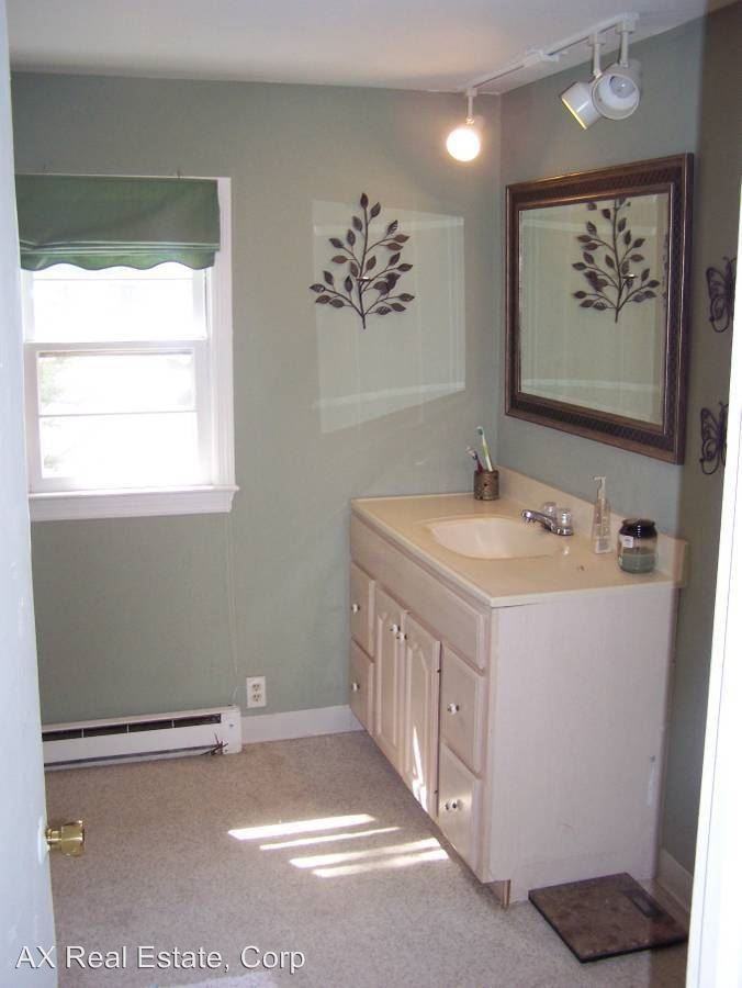 49 Lake St - Photo 3 of 10