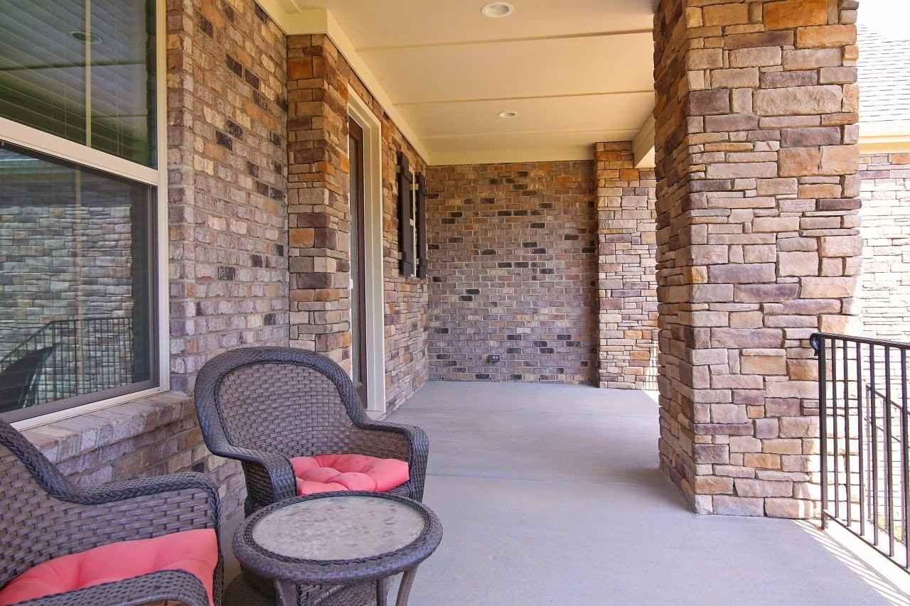 41 Bridgewater Ct - Photo 2 of 15