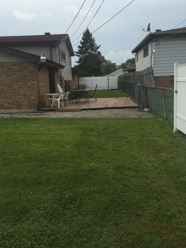 15333 Dante Ave - Photo 2 of 5