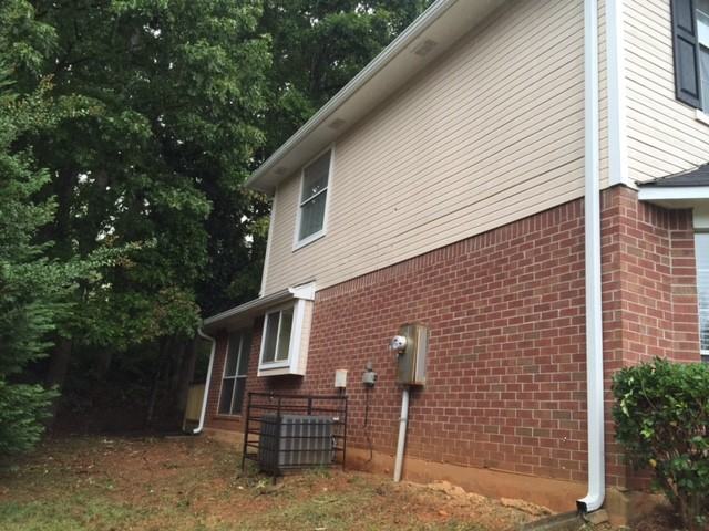 606 Woodstone Rd - Photo 2 of 17