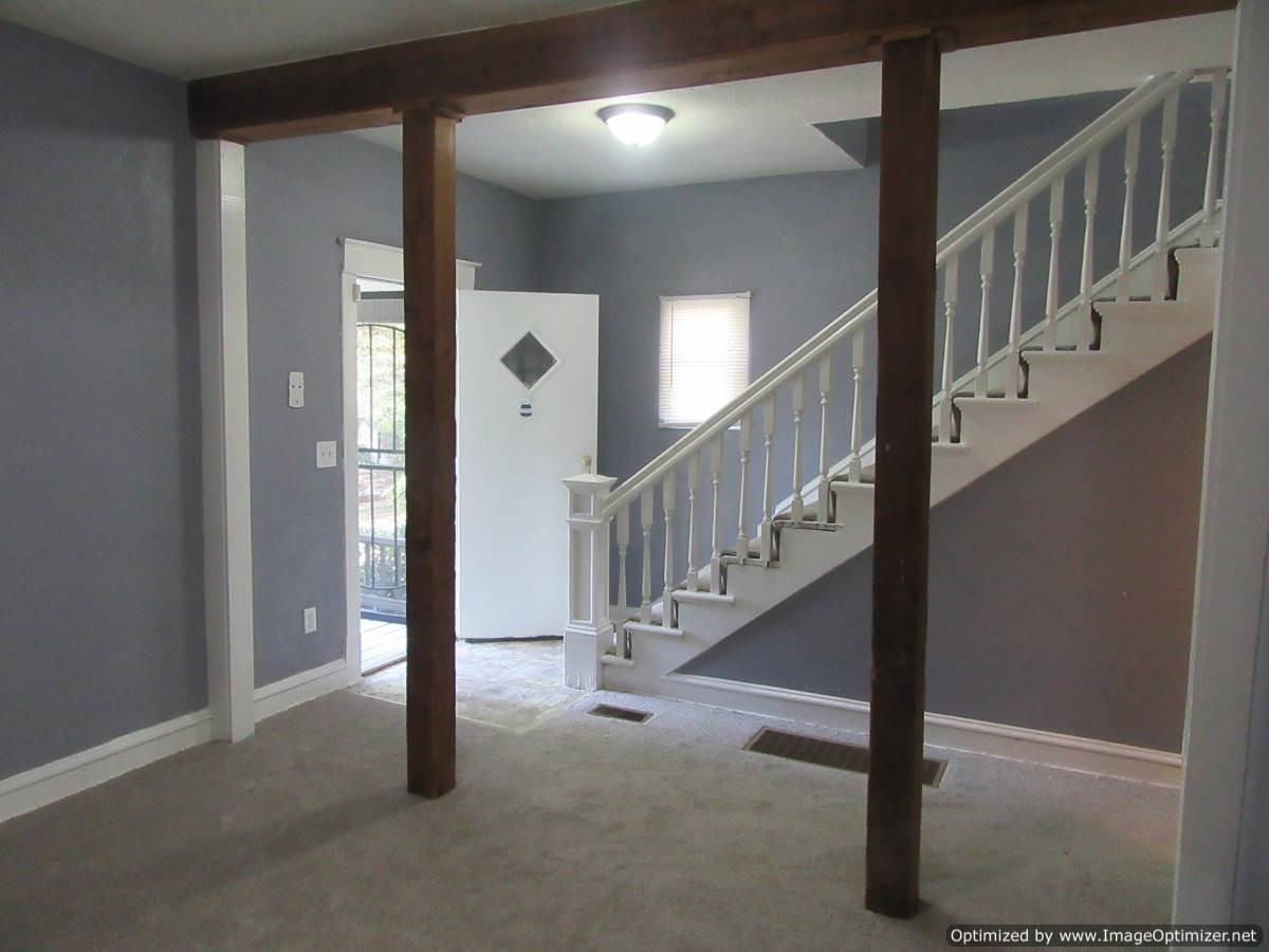 2029 Quincy Ave - Photo 3 of 9