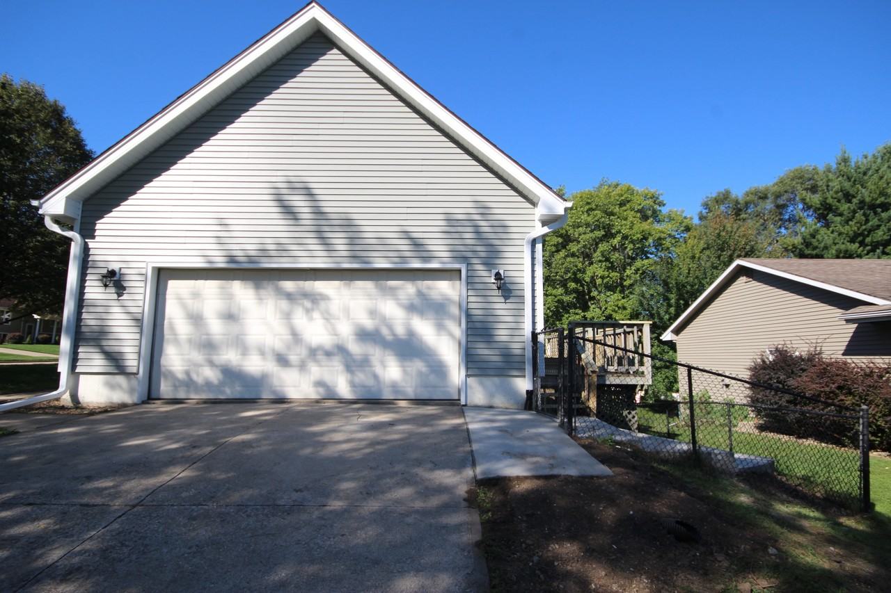 2510 E Rose Ave - Photo 3 of 26