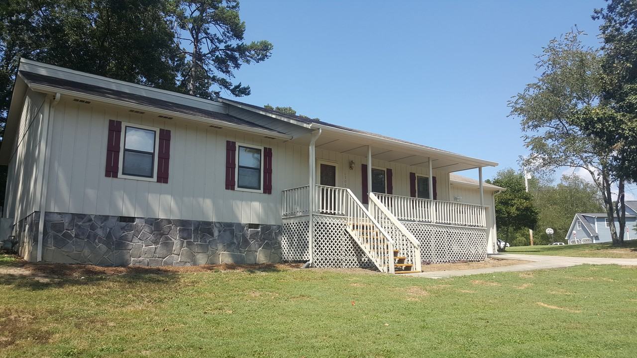 6305 Loret Ridge Ct - Photo 2 of 14