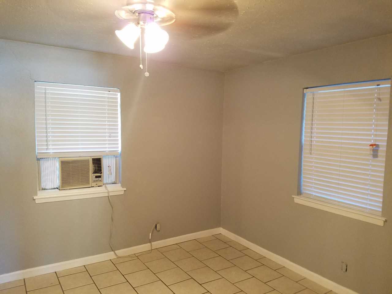 859 Broadway Ave #8 - Photo 3 of 12