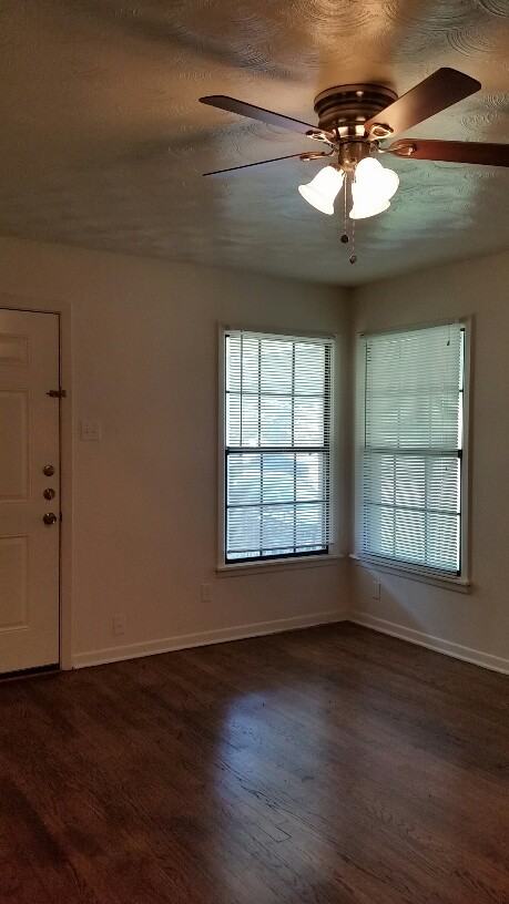 1505 Ridgeview St - Photo 2 of 12