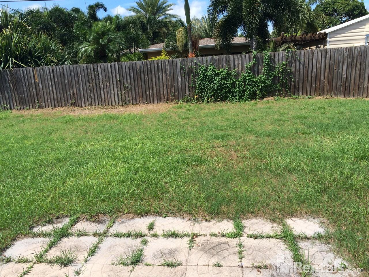 540 Cherokee Ave - Photo 2 of 9