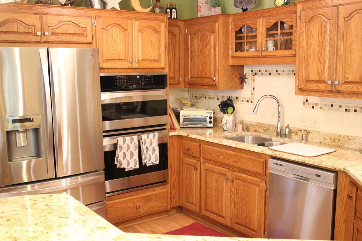 1310 Shelly Ln - Photo 3 of 23