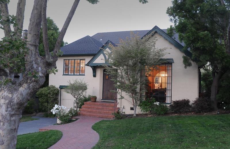 2345 Poppy Dr - Photo 2 of 38