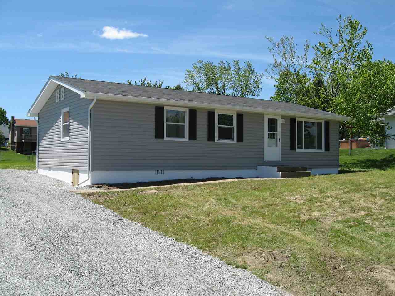 125 Hickory Drive - Photo 2 of 15