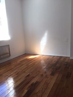 E 25th St #1Z