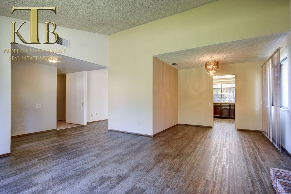 11100 Morgan River Ct - Photo 3 of 21