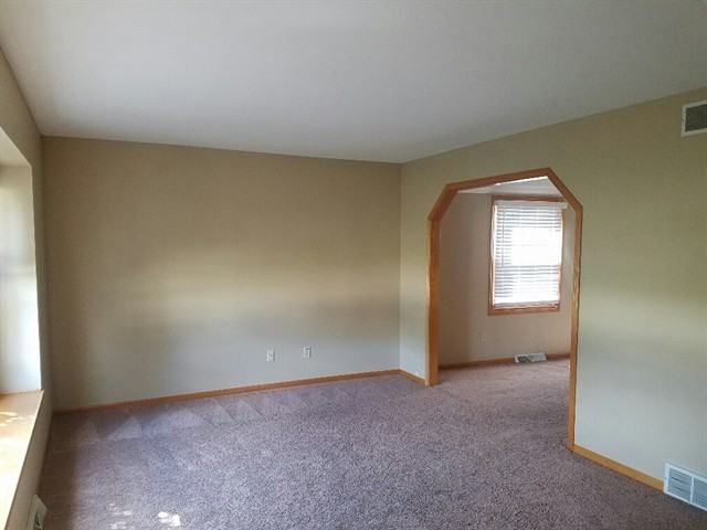 181 Bay Ridge Ln - Photo 2 of 10